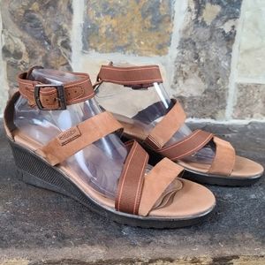 Keen 10.5 Leather Strappy Sandal Wedges